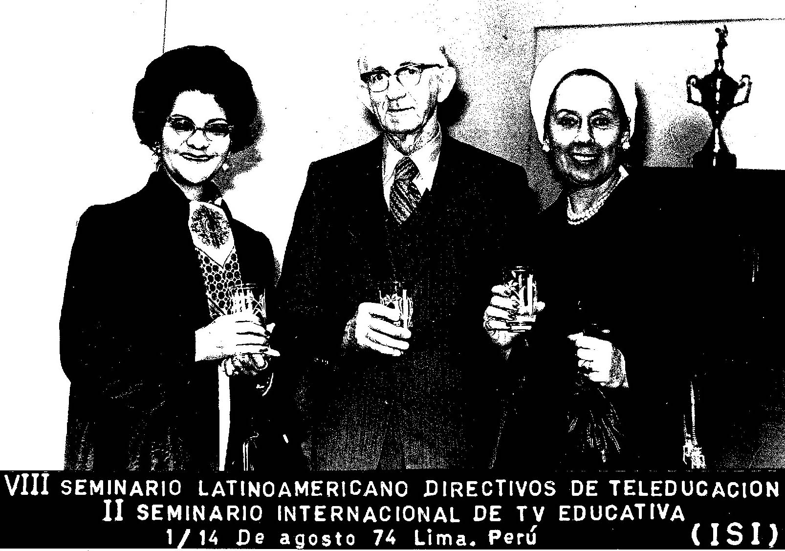 Lima, 1974.
Profesor fundador del Departamento de Ingeniería Industrial de la 
Universidad de Lima, en una reunión representando a la Universidad. James Leroy Griffin