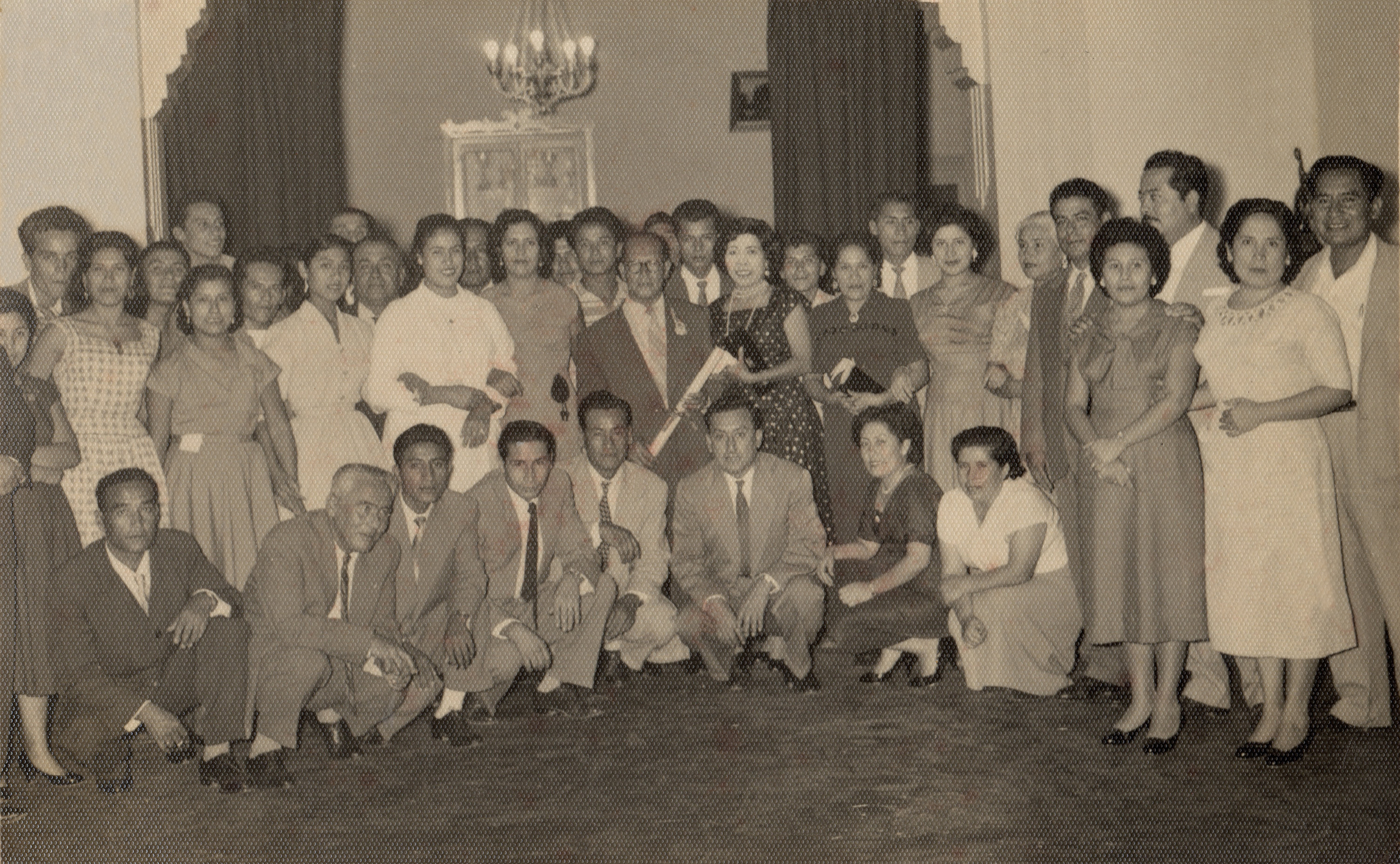 Ceremonia de despedida de nuestro socio fundador Aníbal Reyna Castillo 
por su jubilación de la Compañía Agrícola Carabayllo, era mayo de 1958.
