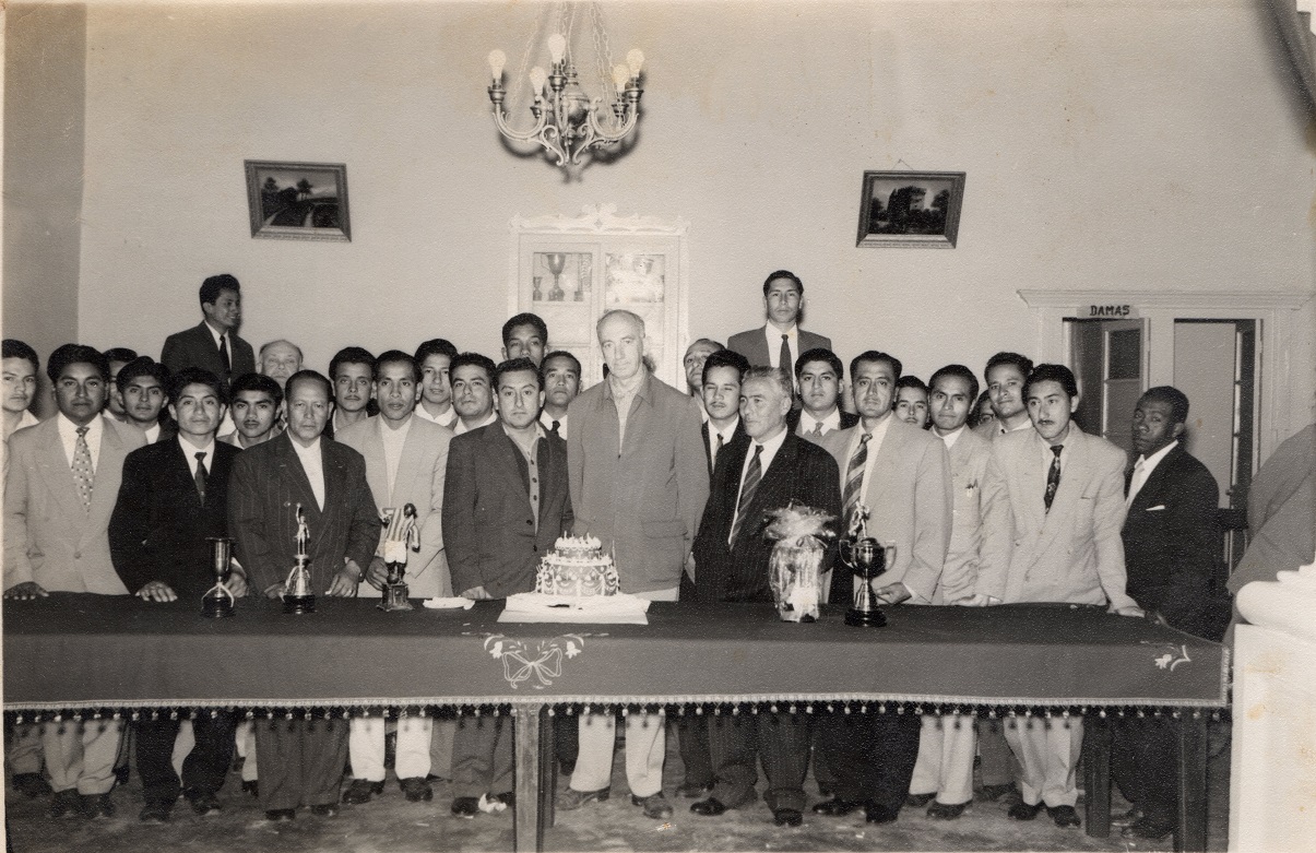 Ing. James Leroy Griffin de W. R. Grace & Co., y nuestros socios era 1955.
